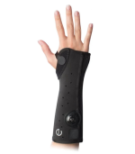 Short arm fracture brace with boa - open thumb